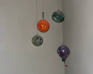 Decorative stained glass spheres