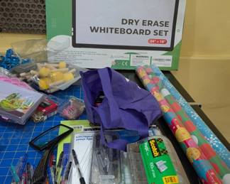 Arts and crafts supplies
