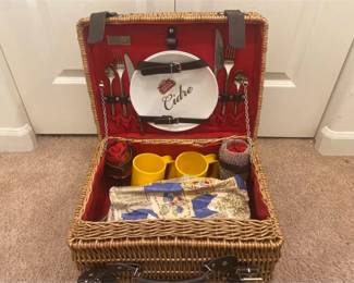 Stella Artois Cidre Picnic Basket Set