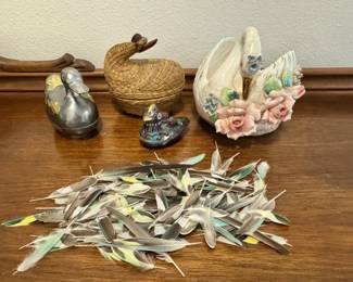 Decorative Ducks Swans  Geese Boxes And Bins With Parakeet Feathers