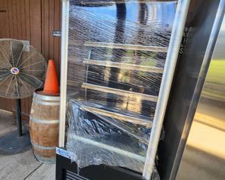 Refrigerated merchandiser