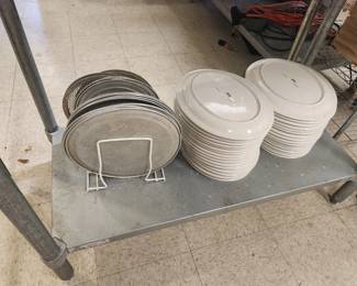 Stoneware dishes