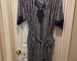 Carole Hochman Floral Print Robe