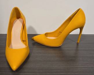 Zara Woman Yellow Pointed Toe Stiletto Pumps