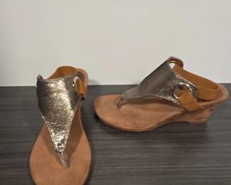 White Mountain Wedge Thong Sandals
