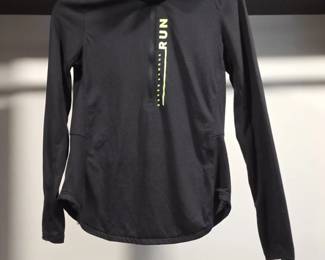Under Armour Womens Black RUN Graphic HalfZip Pullover
