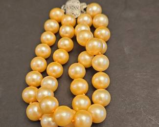 Vintage Golden Faux Pearl Necklace with Ornate Clasp