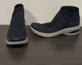 Bzees Womens SlipOn Comfort Shoes