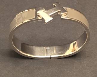 Herms Clic H Bracelet in Marron Glace Enamel