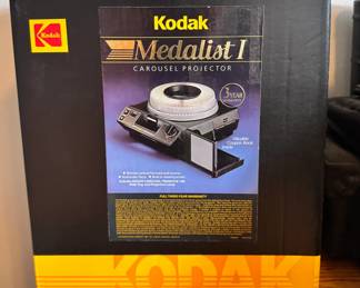 DOCAK MEDALIST I CAROUSEL PROJECTOR