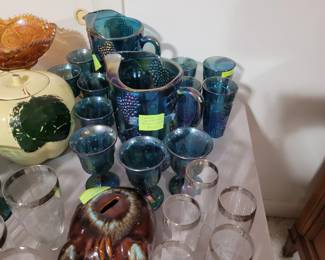 Few pieces of Hull...Carnival glass