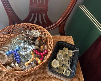 Napkin rings and place card holders