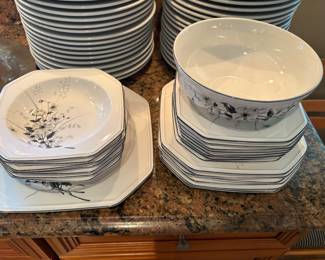 Mikasa - "tender touch" - oven to table to dishwasher - safe for microwave and oven