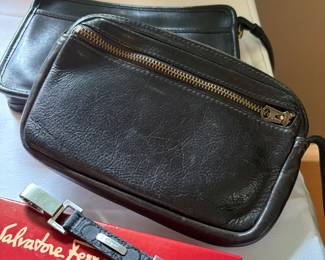 Couch "Murse" and Salvatore Ferragamo key chain