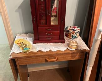 Jewelry boxes, stabilization bar 