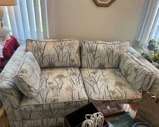 Love seat
