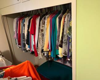 Wowen’s tops sizes small- large