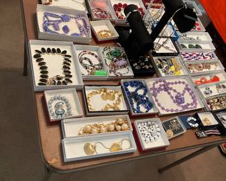 More jewelry sets 