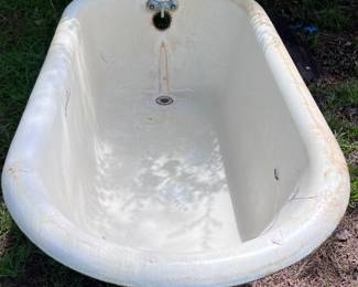 Cast iron bathtub