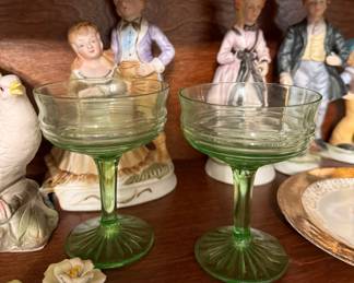 Uranium glasses