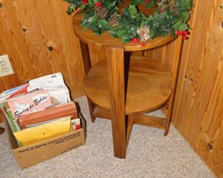 Two vintage wreaths, and nice two tired round table