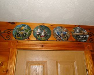 Decorative and collectible bird plates