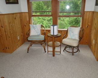 Pair of chairs, and solo table