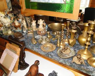 More brass items and decorative items