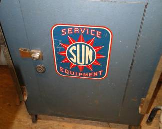 Service equipment storage chest