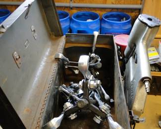 Gear pullers