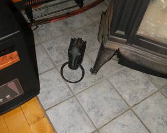 Cast iron horse, for keeping your horse tied up