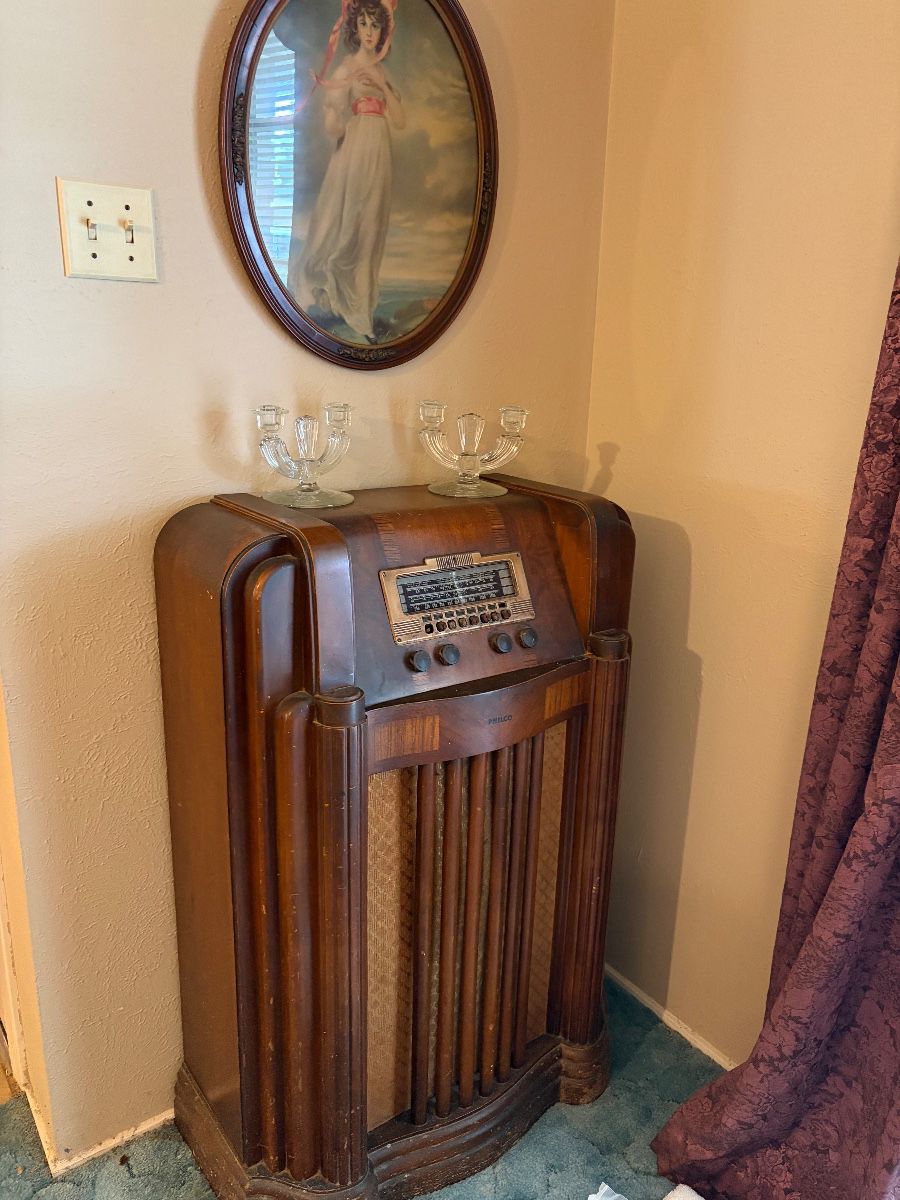 Antique Philco Radio