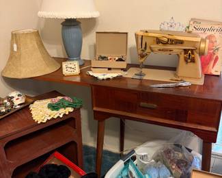 Vintage Singer Sewing Machine, crafts & shoes