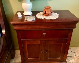 Bassett bedroom set