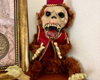 Halloween clapping monkey 