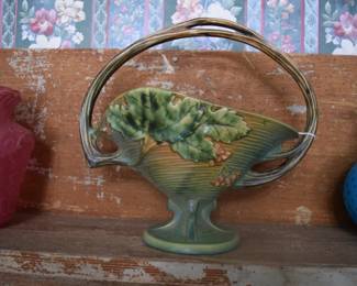 Roseville Bushberry Pottery Basket