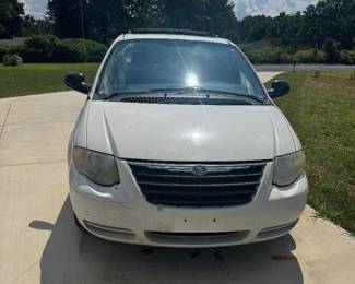 05 Chrysler Town and Country 