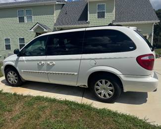 05 Chrysler Town and Country 