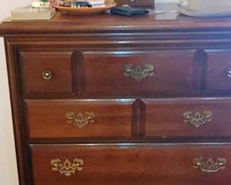 Additional Chippendale chest of drawers American Dream brass hardware