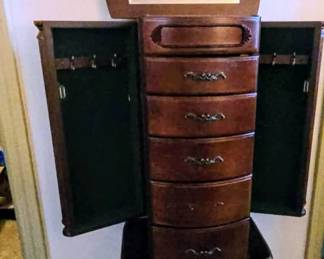 Jewelry chest