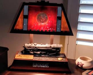 Lionel Train Animated Hudson 700E Locomotive Table Lamp Lights Motion Sound ( works great) shade is plastic not glass