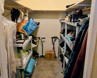 Ladies shoes- 6.5 & 7- linens & more