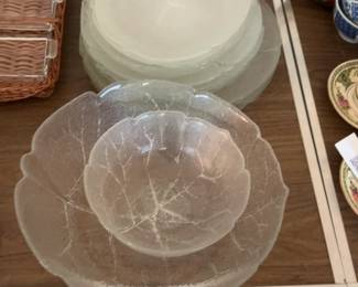 Vintage Frosted Leaf Pattern Glass Bowl and Plate Set of 20 pieces