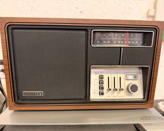 Vintage Zenith J430W Radio  works!
