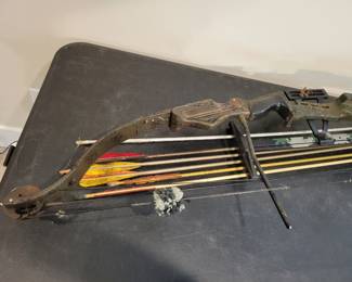 Vintage PSE Unisystem Compound Bow and Arrows