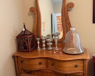 dresser w/mirror