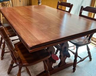 Cushman Colonial Creation Dining Table