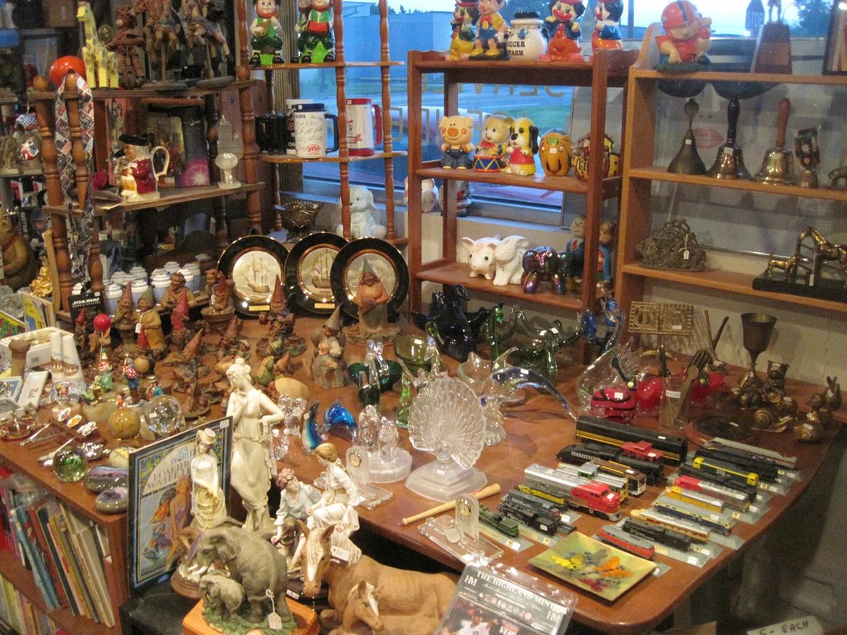Assorted Del Prado train models...Brass items.. Vintage Coin Banks.. Tom Clark Gmomes andmuch more