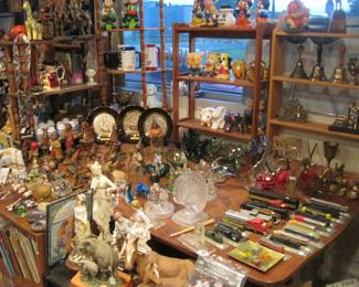Assorted Del Prado train models...Brass items.. Vintage Coin Banks.. Tom Clark Gmomes andmuch more