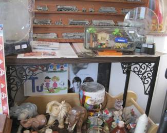 Franklin mint pewter trains and info cards and wood display case...and others stuuf too